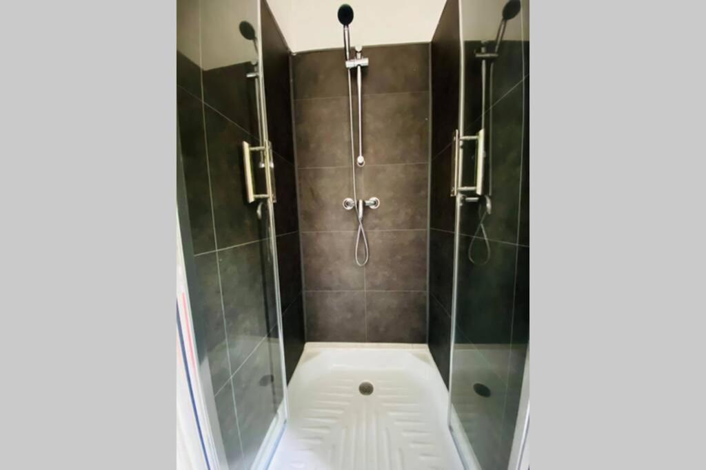 Appartement Rez-De-Chaussee Laon Bagian luar foto