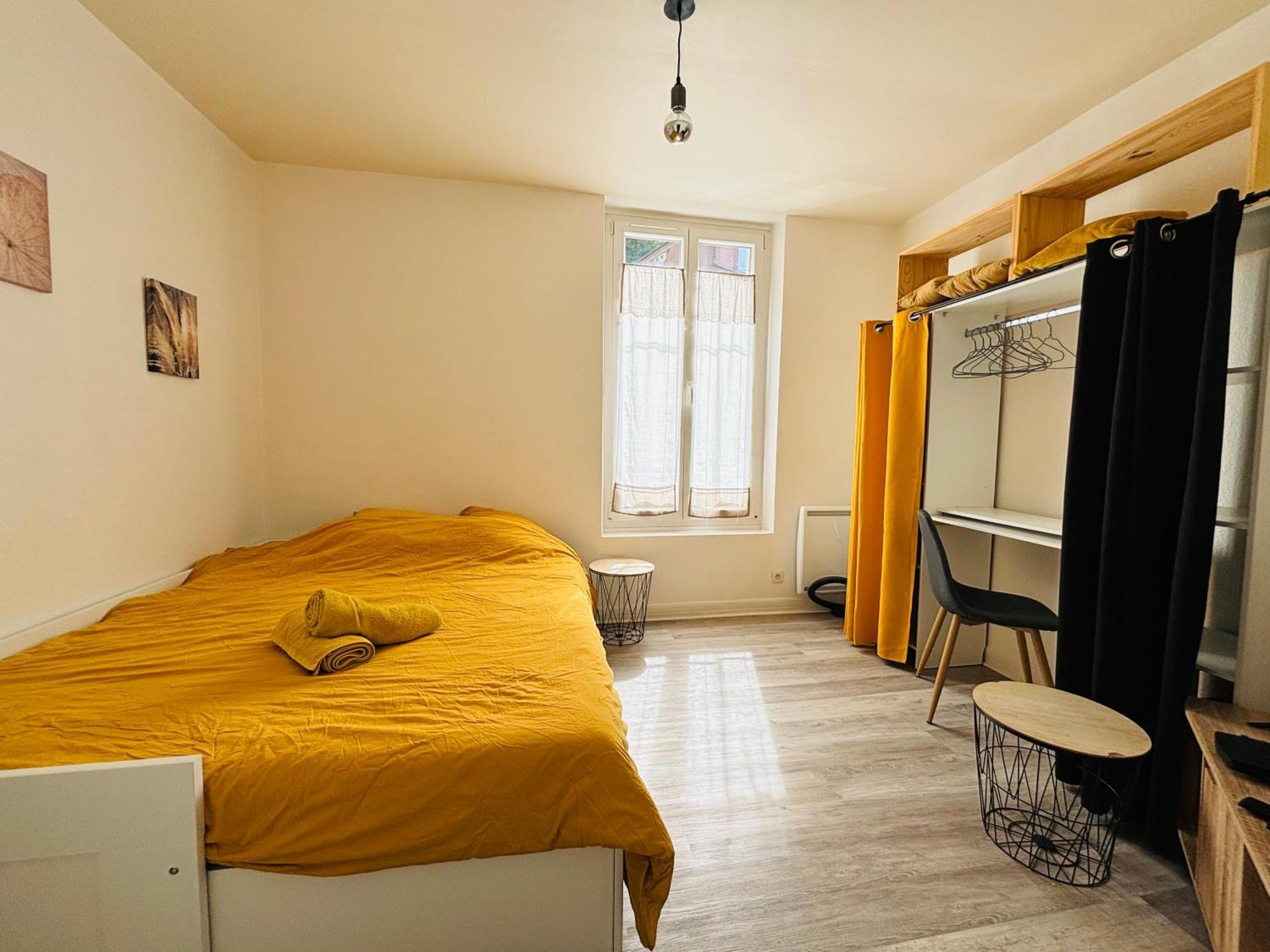 Appartement Rez-De-Chaussee Laon Bagian luar foto